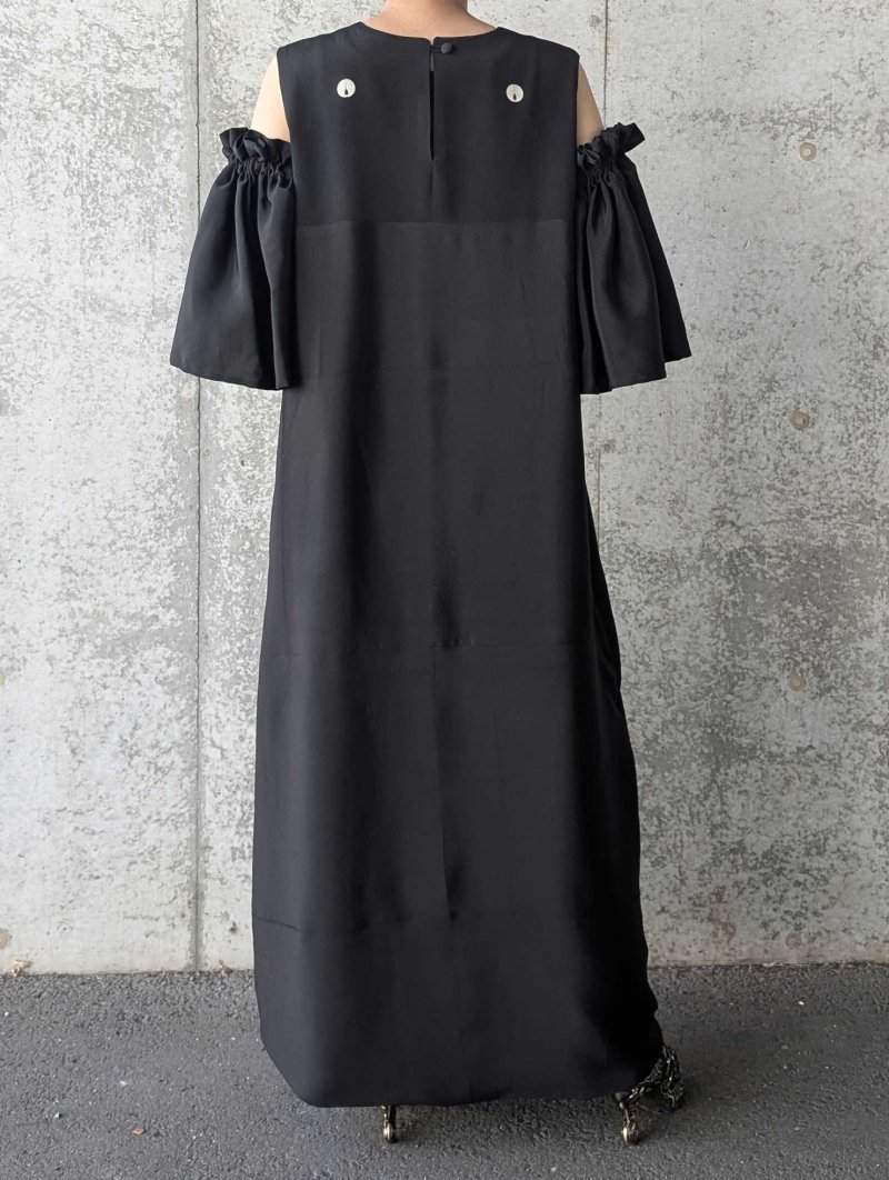 画像9: 【抱き茗荷紋×菊重ね】黒留袖ワンピース＆フリルスリーブ (9)