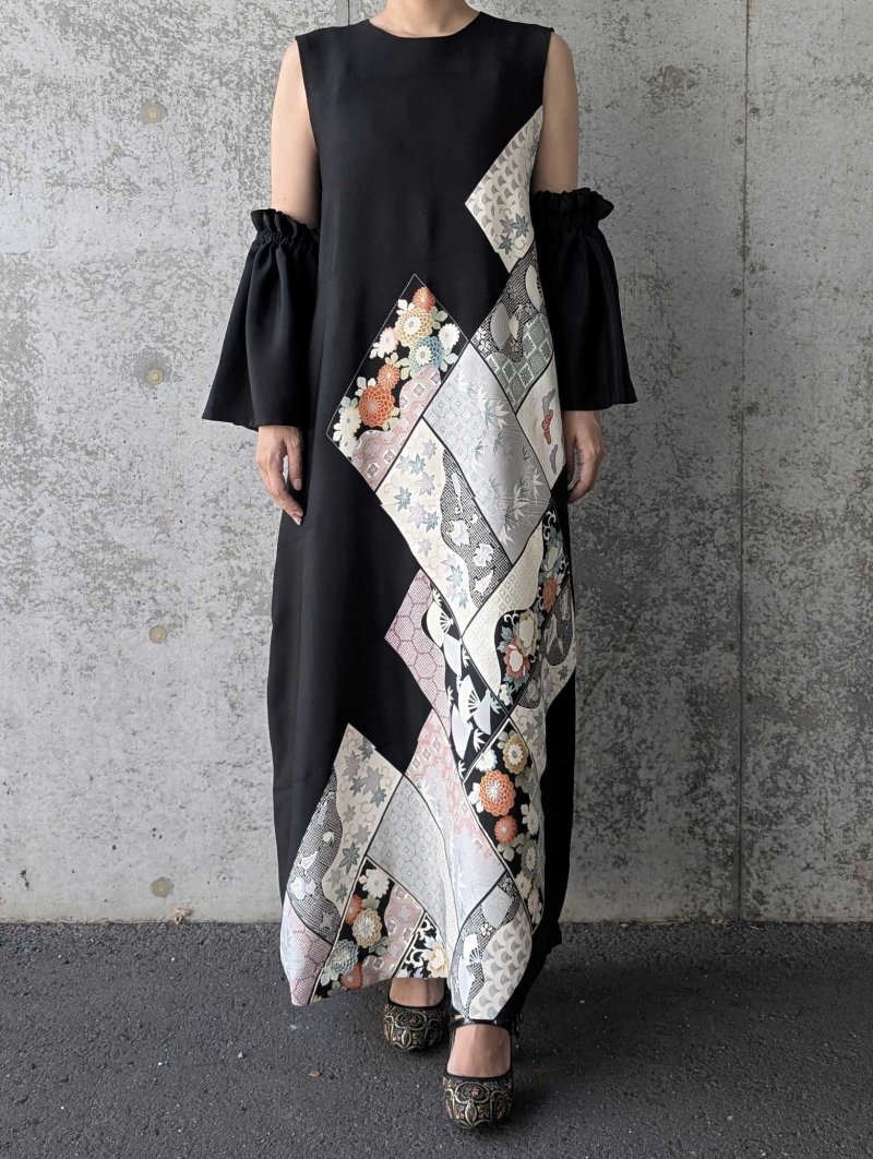 画像3: 【抱き茗荷紋×菊重ね】黒留袖ワンピース＆フリルスリーブ (3)
