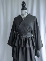 画像30: 【違い鷹の羽紋】黒紋付フリルティアードラップスカートセットアップ (30)