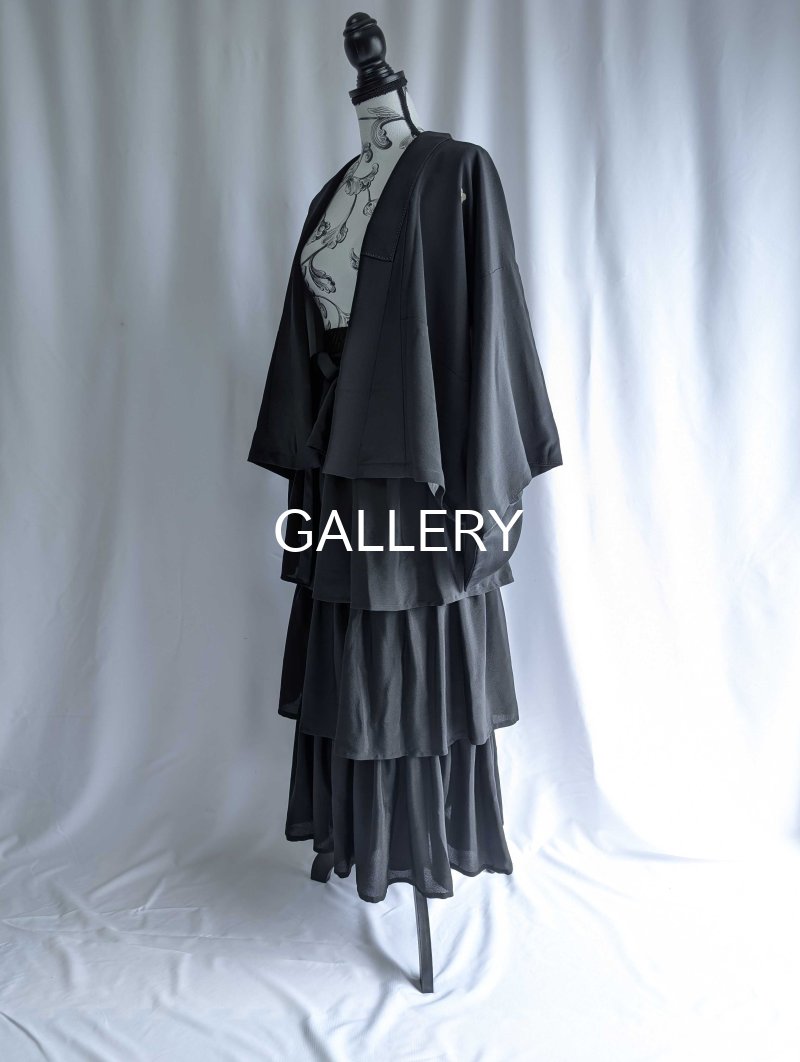 画像24: 【違い鷹の羽紋】黒紋付フリルティアードラップスカートセットアップ (24)