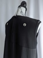 画像19: 【抱き茗荷紋×菊重ね】黒留袖ワンピース＆フリルスリーブ (19)