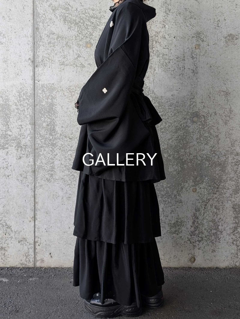 画像7: 【違い鷹の羽紋】黒紋付フリルティアードラップスカートセットアップ (7)