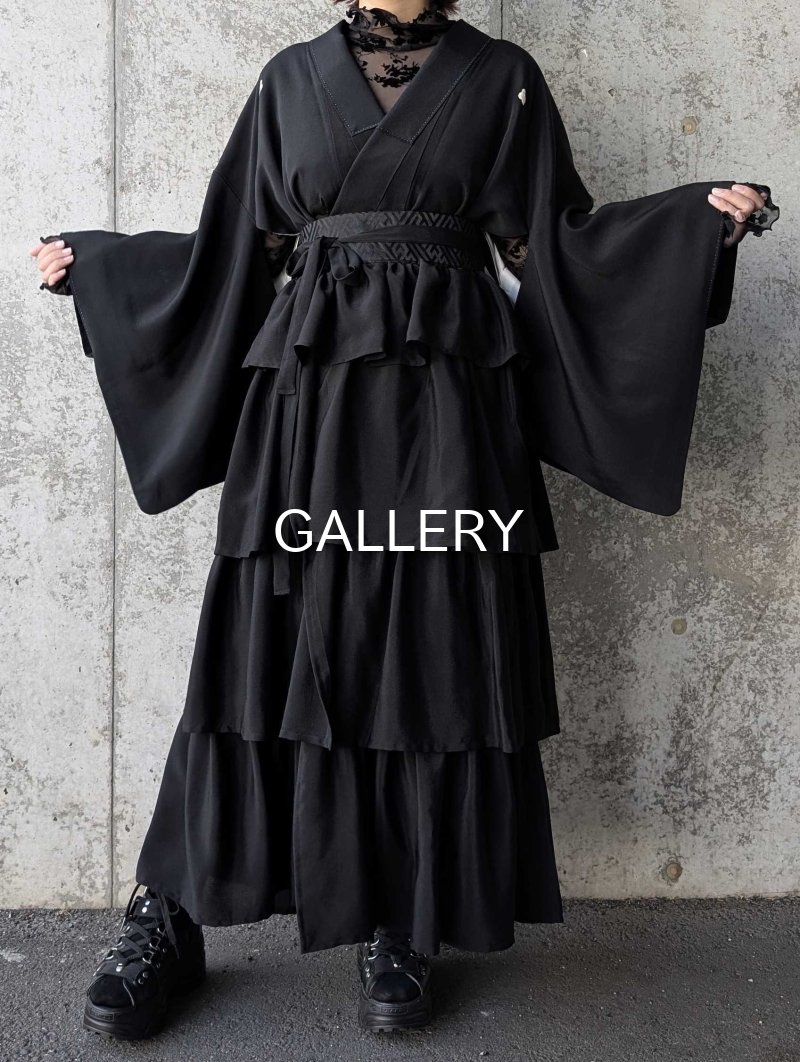 画像4: 【違い鷹の羽紋】黒紋付フリルティアードラップスカートセットアップ (4)