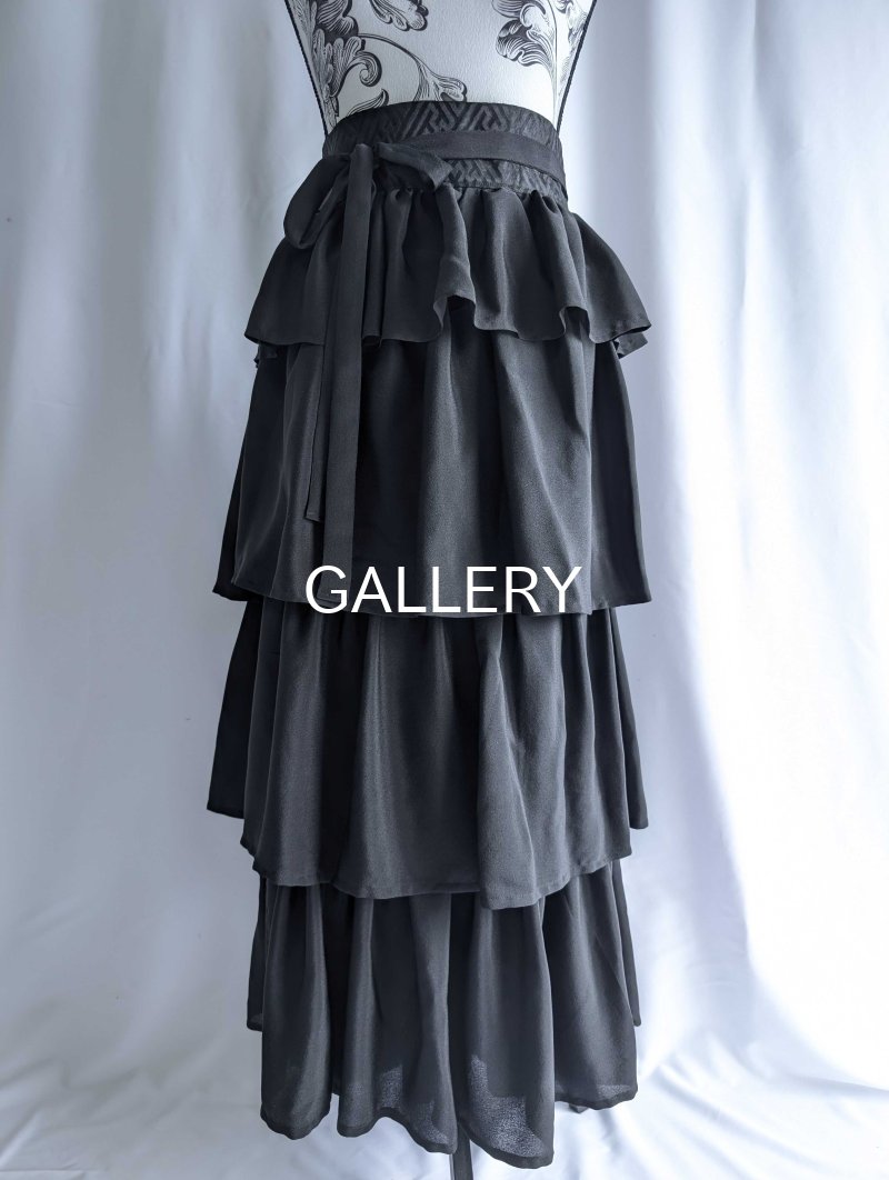 画像16: 【違い鷹の羽紋】黒紋付フリルティアードラップスカートセットアップ (16)