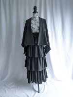 画像22: 【違い鷹の羽紋】黒紋付フリルティアードラップスカートセットアップ (22)