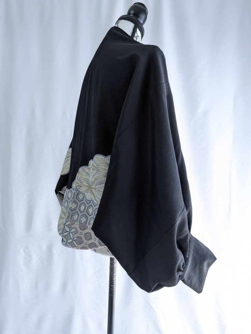 画像12: 【飛鶴×亀甲文様】黒留袖マーガレット (12)