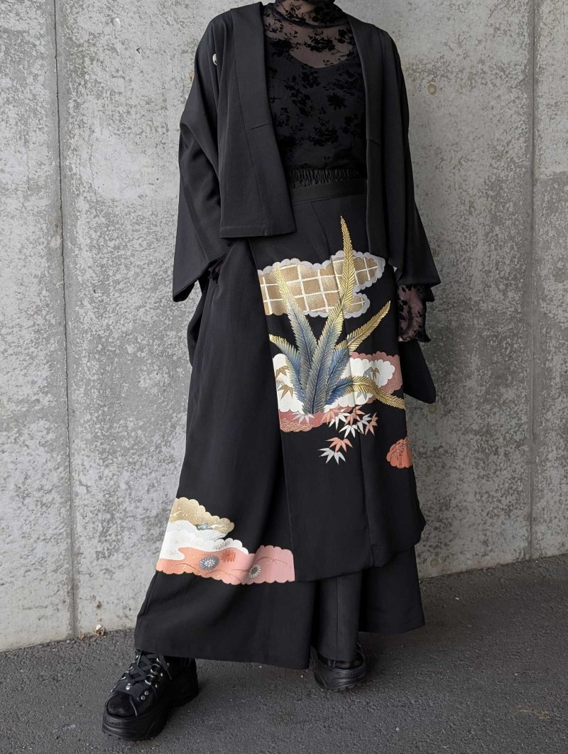 画像2: 【雲取り×笹紅葉】黒留袖ワイドパンツセットアップ (2)