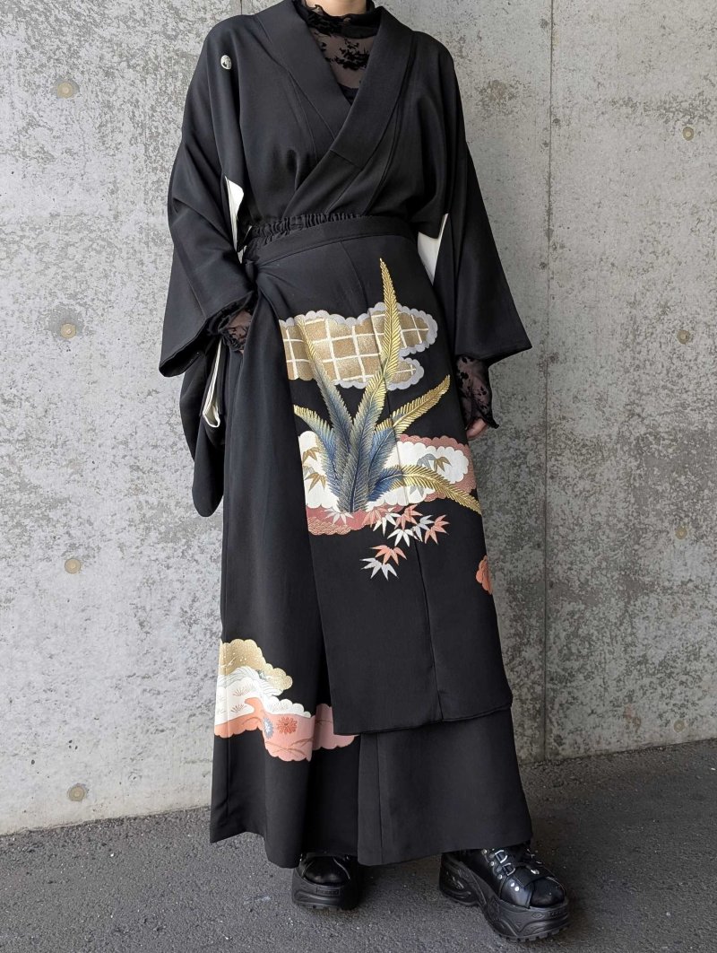画像3: 【雲取り×笹紅葉】黒留袖ワイドパンツセットアップ (3)