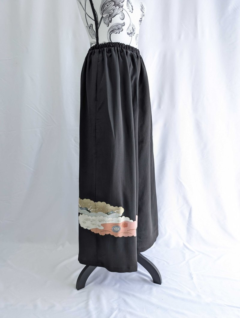 画像13: 【雲取り×笹紅葉】黒留袖ワイドパンツセットアップ (13)