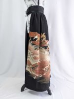 画像8: 【金駒飛鶴×流水立浪】黒留袖オーバースカートセットアップ (8)