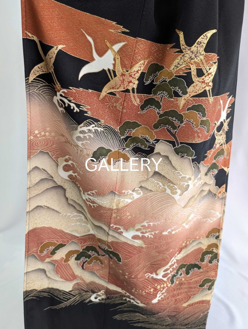 画像9: 【金駒飛鶴×流水立浪】黒留袖オーバースカートセットアップ (9)