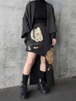 画像9: 【金駒鏡裏文×丸に梅鉢紋】黒留袖ショートパンツセットアップ＆オーバースカート (9)