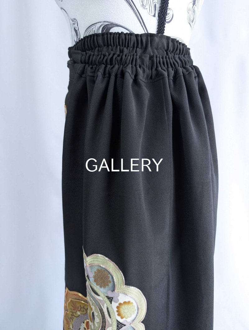 画像23: 【金駒鏡裏文×丸に梅鉢紋】黒留袖ショートパンツセットアップ＆オーバースカート (23)
