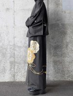 画像6: 【金駒鏡裏文×丸に梅鉢紋】黒留袖ショートパンツセットアップ＆オーバースカート (6)