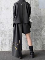 画像5: 【金駒鏡裏文×丸に梅鉢紋】黒留袖ショートパンツセットアップ＆オーバースカート (5)