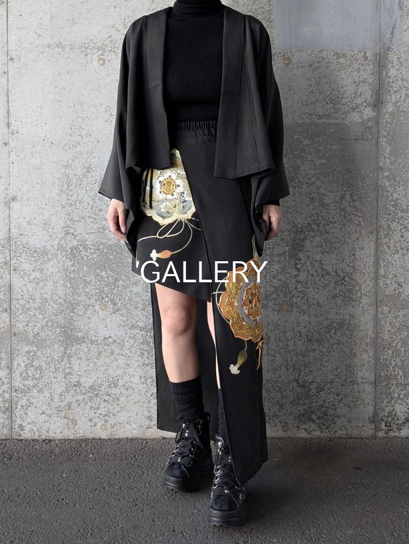 画像7: 【金駒鏡裏文×丸に梅鉢紋】黒留袖ショートパンツセットアップ＆オーバースカート (7)