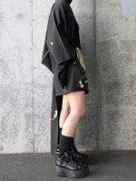 画像4: 【金駒鏡裏文×丸に梅鉢紋】黒留袖ショートパンツセットアップ＆オーバースカート (4)