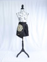 画像12: 【金駒鏡裏文×丸に梅鉢紋】黒留袖ショートパンツセットアップ＆オーバースカート (12)