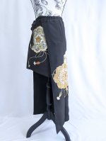 画像35: 【金駒鏡裏文×丸に梅鉢紋】黒留袖ショートパンツセットアップ＆オーバースカート (35)