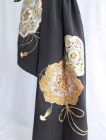 画像21: 【金駒鏡裏文×丸に梅鉢紋】黒留袖ショートパンツセットアップ＆オーバースカート (21)