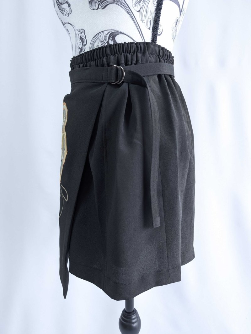 画像14: 【金駒鏡裏文×丸に梅鉢紋】黒留袖ショートパンツセットアップ＆オーバースカート (14)