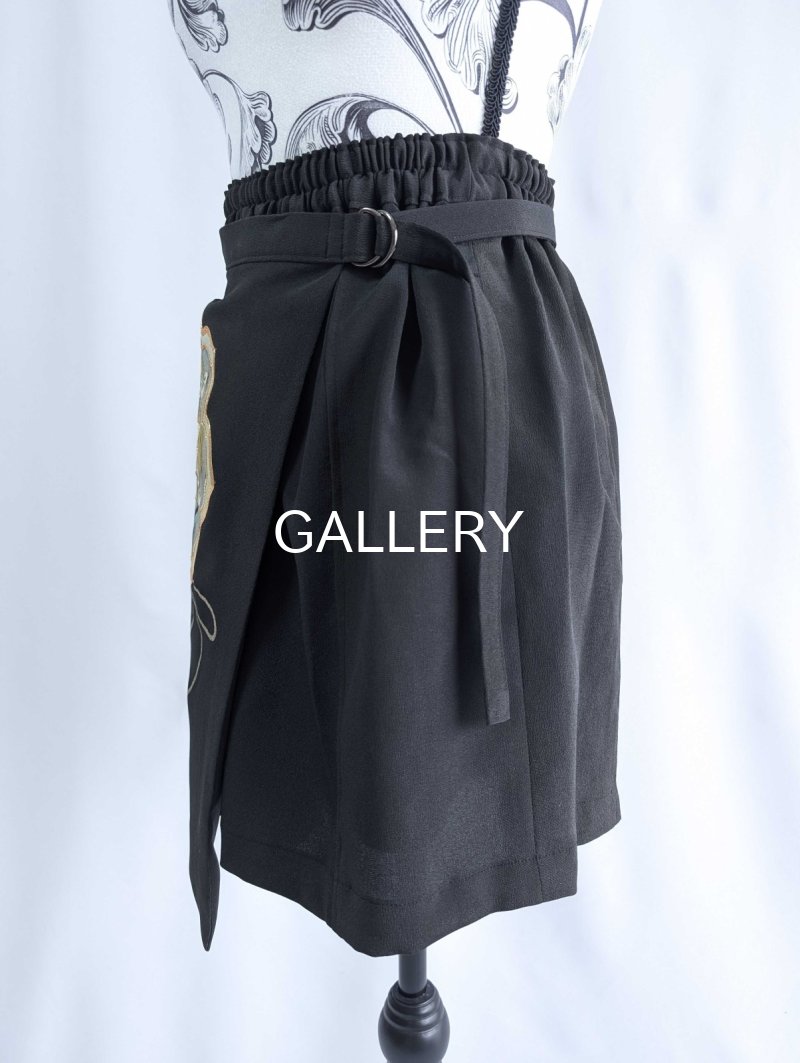 画像14: 【金駒鏡裏文×丸に梅鉢紋】黒留袖ショートパンツセットアップ＆オーバースカート (14)