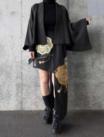 画像2: 【金駒鏡裏文×丸に梅鉢紋】黒留袖ショートパンツセットアップ＆オーバースカート (2)