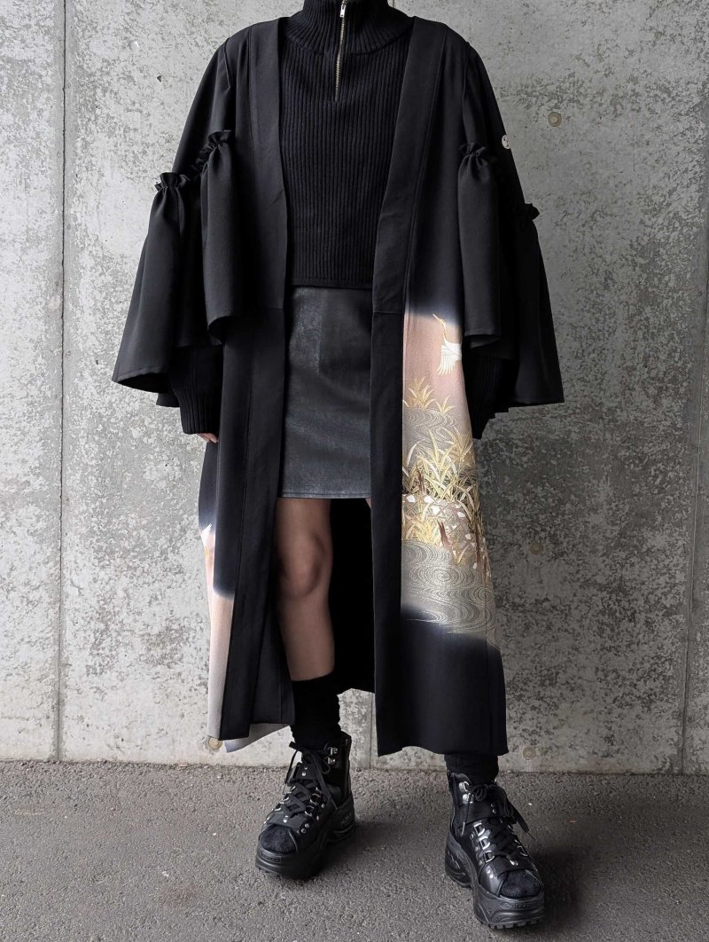 画像2: 【流水×飛鶴】黒留袖フリルケープスリーブカーディガンコート (2)