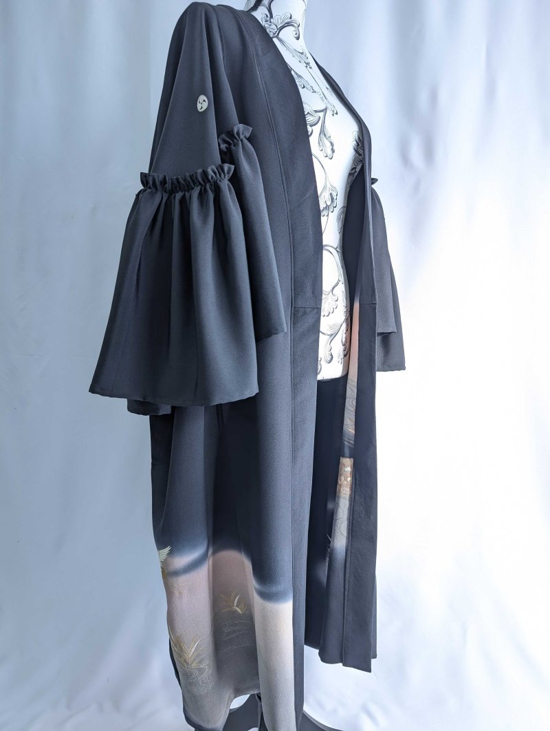 画像25: 【流水×飛鶴】黒留袖フリルケープスリーブカーディガンコート (25)