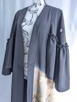 画像11: 【流水×飛鶴】黒留袖フリルケープスリーブカーディガンコート (11)