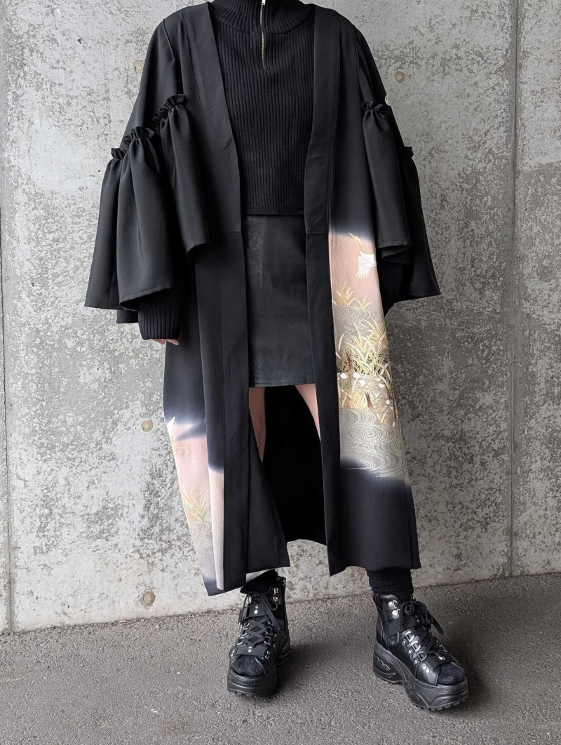 画像1: 【流水×飛鶴】黒留袖フリルケープスリーブカーディガンコート (1)