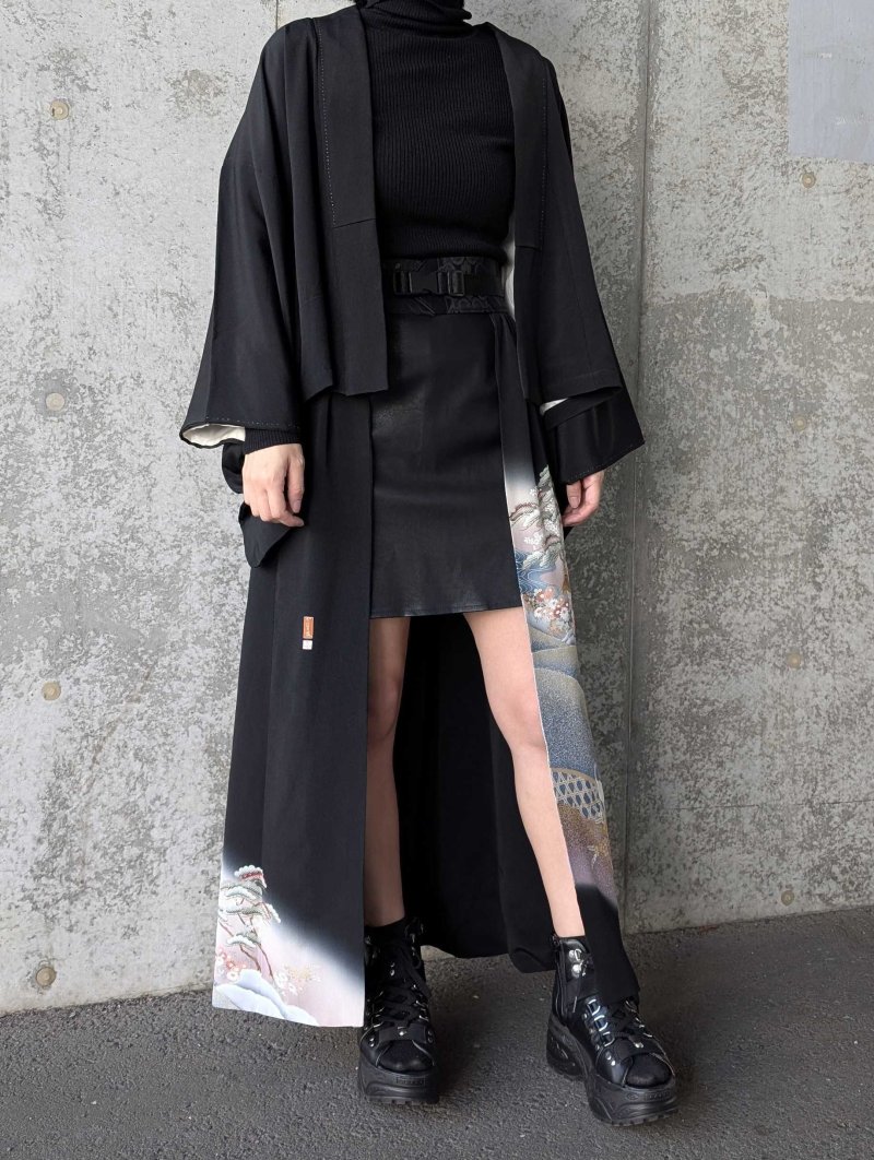 画像4: 【飛鶴風景画】落款付き黒留袖オーバースカートセットアップ (4)