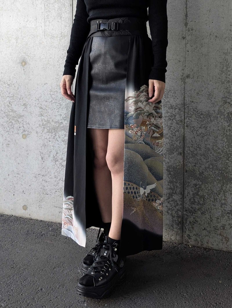 画像8: 【飛鶴風景画】落款付き黒留袖オーバースカートセットアップ (8)