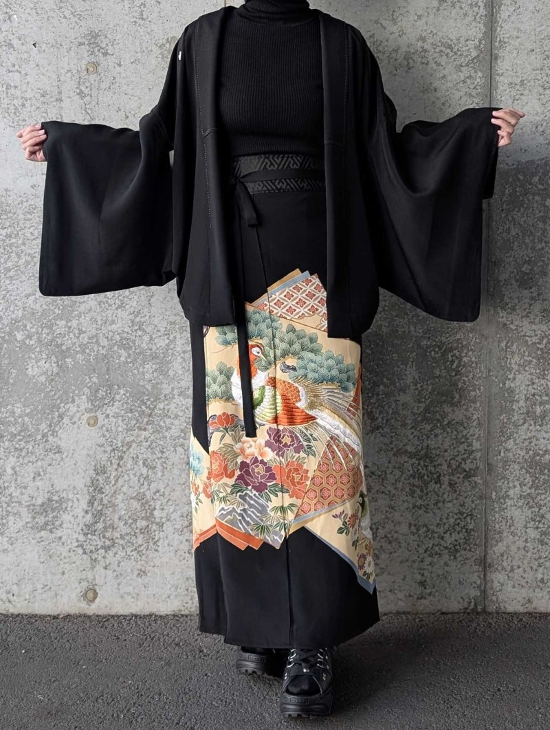 画像3: 【牡丹×刺繍鳳凰】黒留袖ラップスカートセットアップ (3)