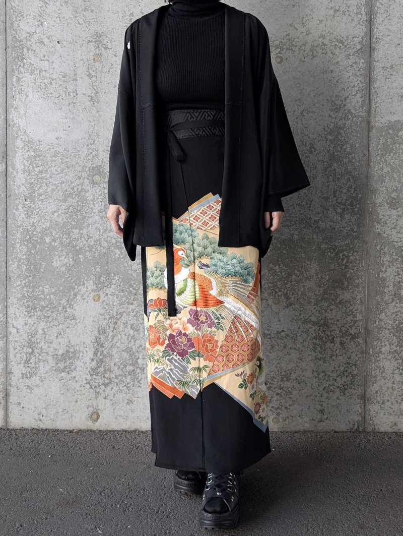 画像2: 【牡丹×刺繍鳳凰】黒留袖ラップスカートセットアップ (2)