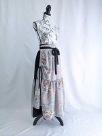 画像26: 【菊×梅文様】落款付き縮緬小紋淡色ティアードラップスカートセットアップ (26)