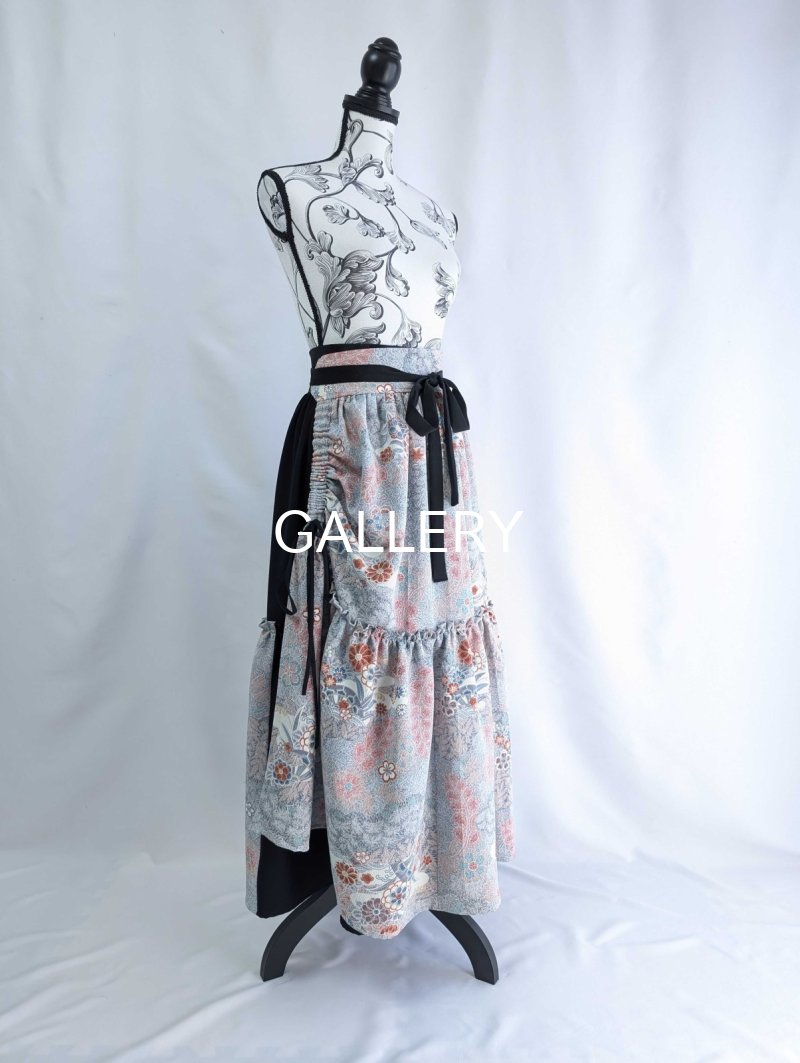 画像26: 【菊×梅文様】落款付き縮緬小紋淡色ティアードラップスカートセットアップ (26)