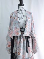 画像10: 【菊×梅文様】落款付き縮緬小紋淡色ティアードラップスカートセットアップ (10)