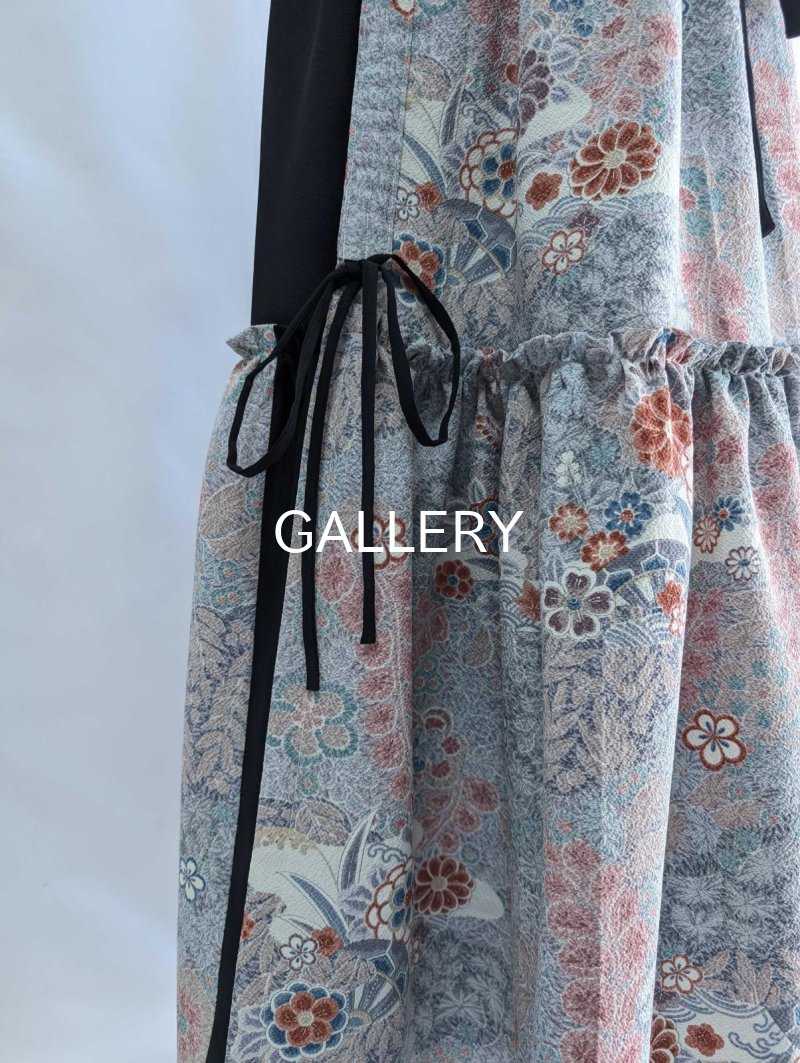 画像20: 【菊×梅文様】落款付き縮緬小紋淡色ティアードラップスカートセットアップ (20)