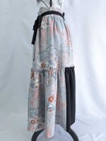 画像21: 【菊×梅文様】落款付き縮緬小紋淡色ティアードラップスカートセットアップ (21)