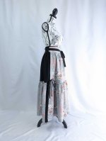 画像25: 【菊×梅文様】落款付き縮緬小紋淡色ティアードラップスカートセットアップ (25)