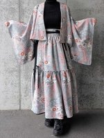 画像7: 【菊×梅文様】落款付き縮緬小紋淡色ティアードラップスカートセットアップ (7)