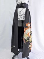 画像15: 【金刺繍×花籠文様】黒留袖オーバースカート＆リボンジャケットセットアップ (15)