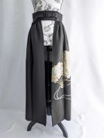 画像9: 【豪華刺繍草花×扇面文】黒留袖オーバースカート (9)