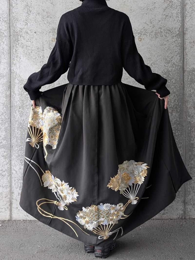 画像6: 【豪華刺繍草花×扇面文】黒留袖オーバースカート (6)