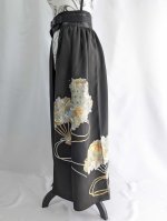 画像11: 【豪華刺繍草花×扇面文】黒留袖オーバースカート (11)