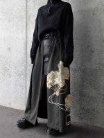 画像7: 【豪華刺繍草花×扇面文】黒留袖オーバースカート (7)