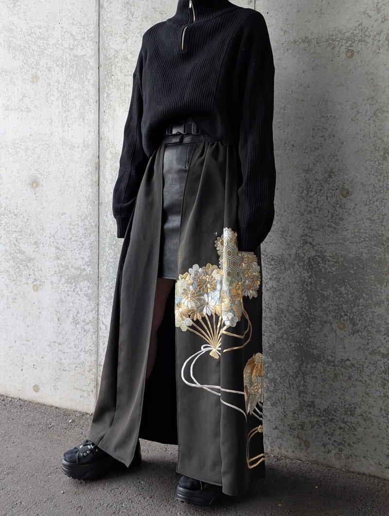 画像7: 【豪華刺繍草花×扇面文】黒留袖オーバースカート (7)