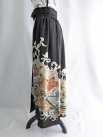 画像10: 【刺繍唐花×波頭×菊】黒留袖オーバースカート (10)