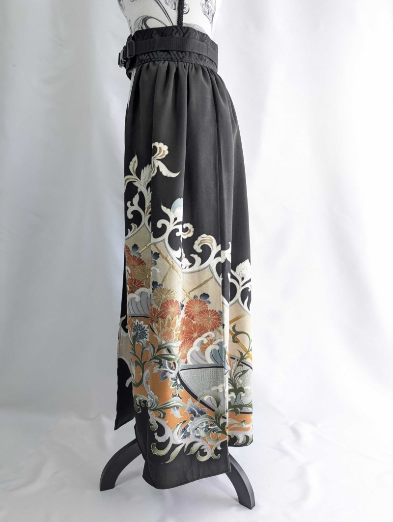 画像10: 【刺繍唐花×波頭×菊】黒留袖オーバースカート (10)